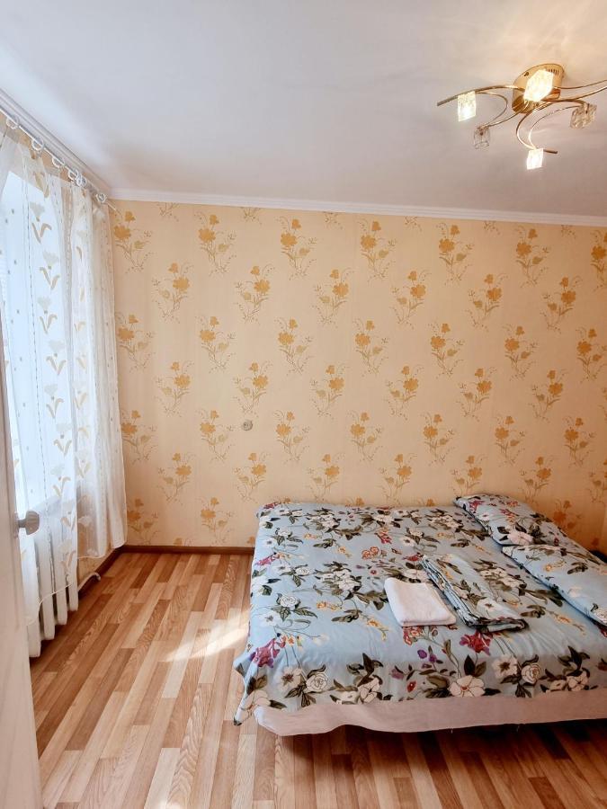 2-Кімнатна Квартира У Центрі На Олександра Поля, Шпиталь, 16Лікарня Dnipro Bagian luar foto